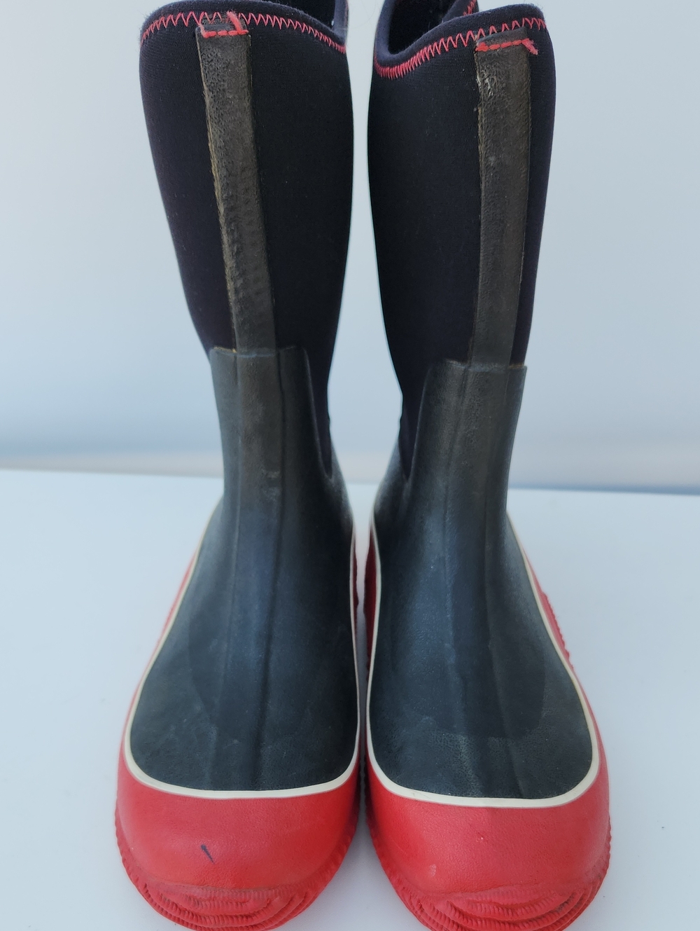 KIDS Muck Black and Red Waterproof Pull-On Rain Boots
